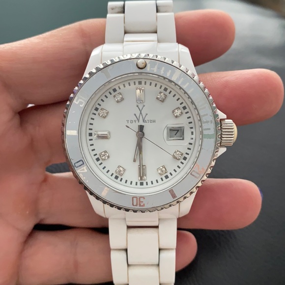 toywatch white plasteramic